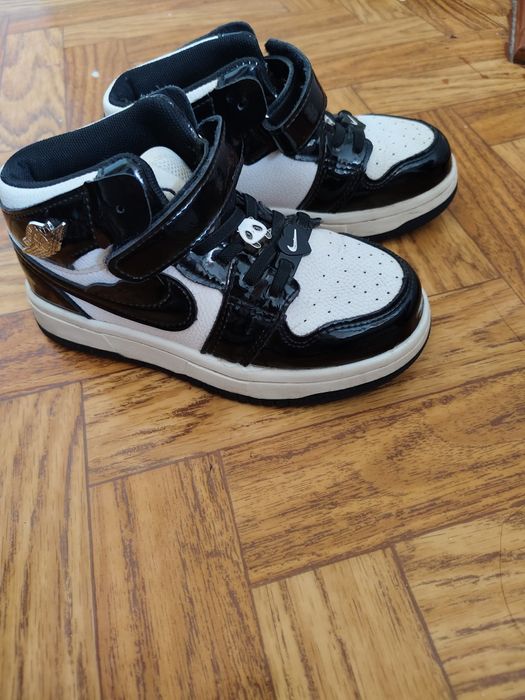 Кроссовки осенние-весенние   5000