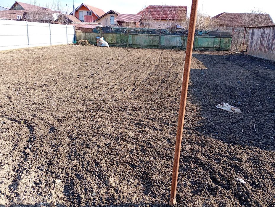 Teren cu casa Balesti