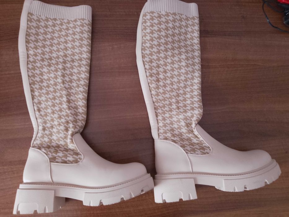 Дамски боти тип чорап