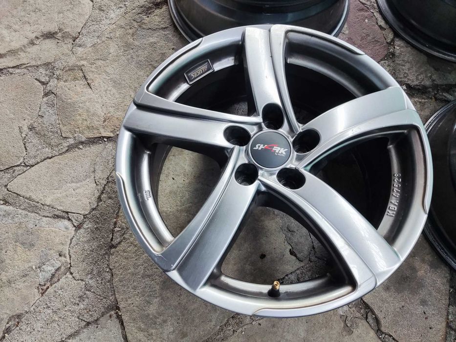 Хонда 5х114,3 - 17 цола лети джанти Alutec за Honda - 5x114,3 .
