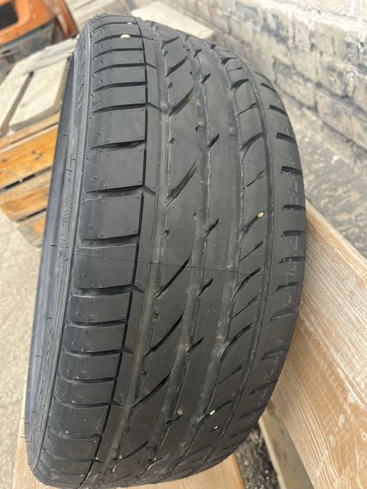 Продам новый комплект шин