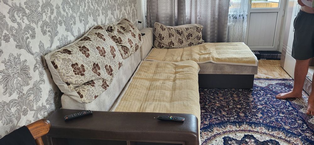 Продам диван угловой