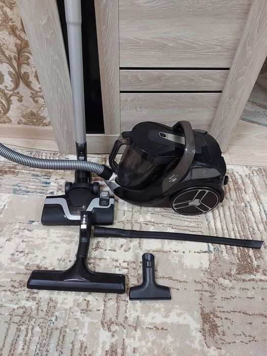 Пылесос фирмы"Tefal"В хорошем сострянии Работает отлично Торг уместет