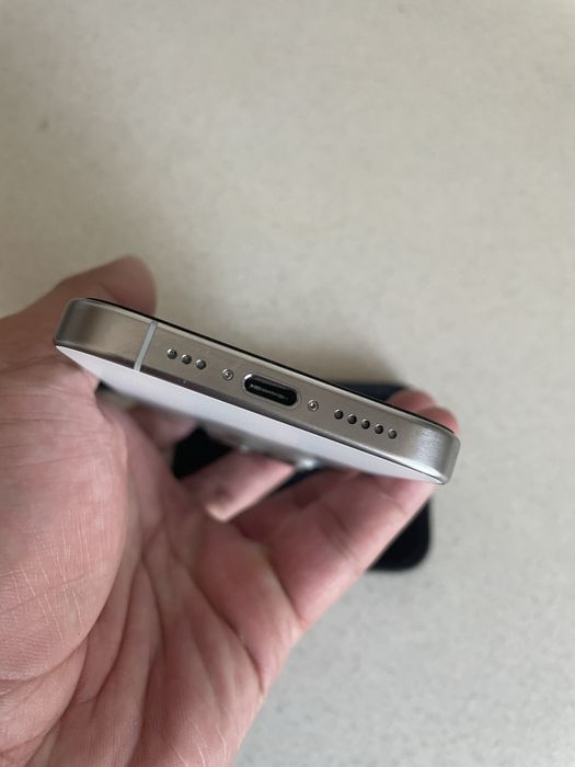 Продам iPhone 15 Pro