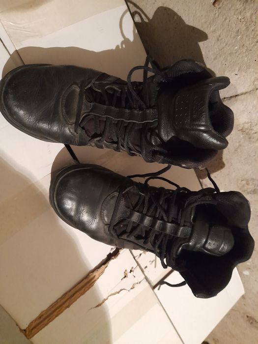 Голф 5  Кора над двигателят 50 лева