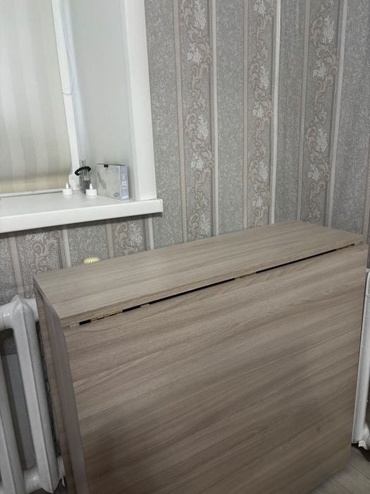 Срочно продам стол раскладной.