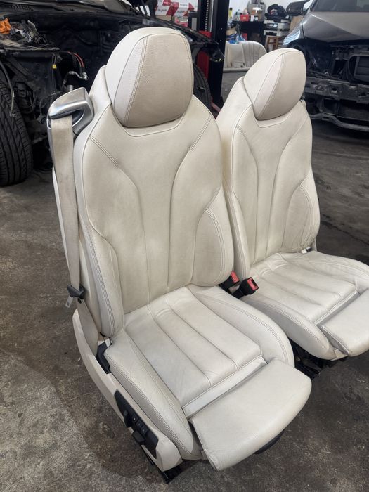 Scaune cu incalzire si memorii volan stanga BMW F06