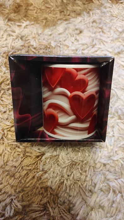 Любовна чаша на сърца - чисто нова!