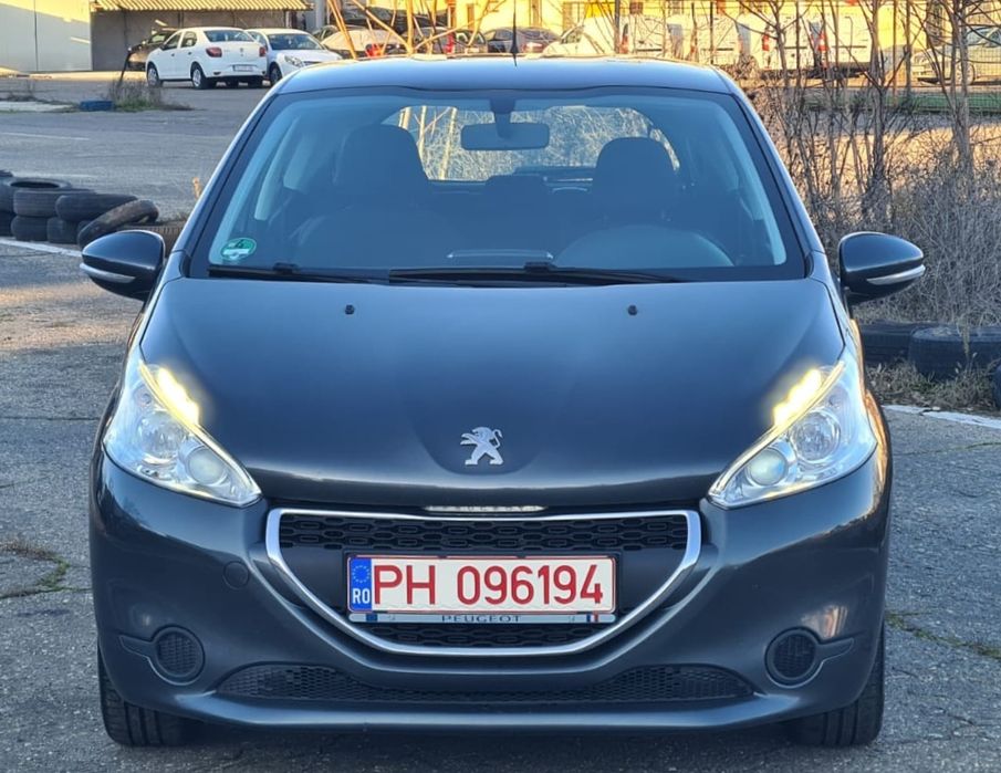 Peugeot 208 Coupe * 2015 * 1.6Diesel * Euro5 * Navi  Xenon  Led  Klimă