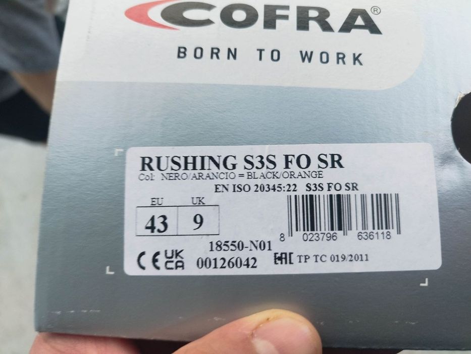 Нови работни обувки размер 43 COFRA RUSHING S3S FO SR
