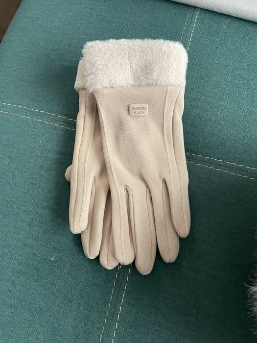 Зимна пухена шапка