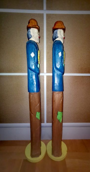 Антикварна дървена фигура на клуон държащ слънчоглед 2бр. размер h95см