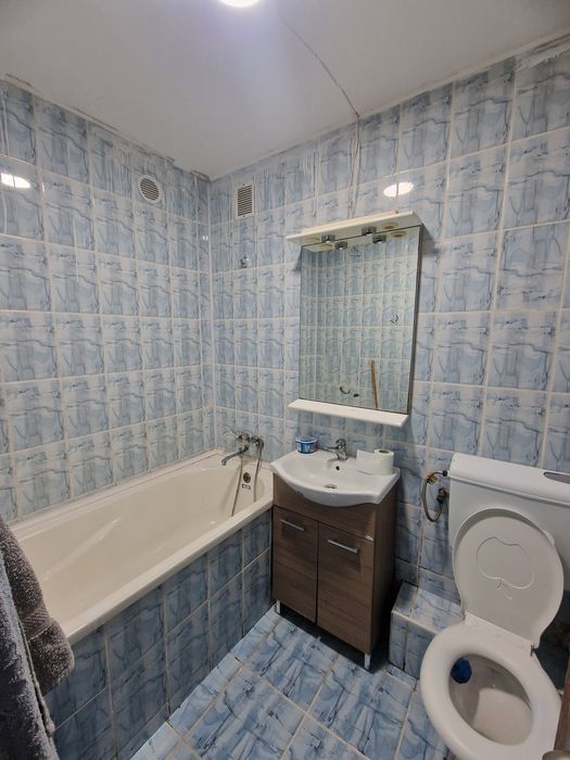 Închiriez garsoniera zona centrala in spate la Jolly