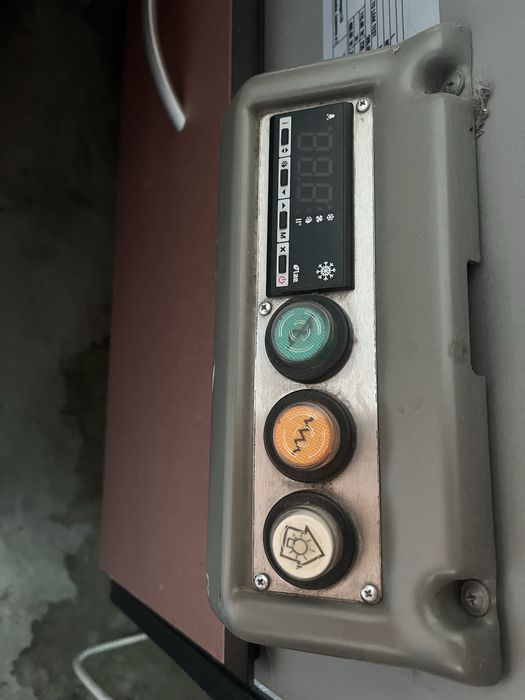 Vitrina orizontala pentru prajituri perfect functionala