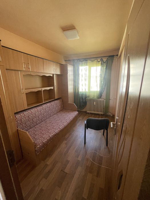 Vand apartament 3 camere