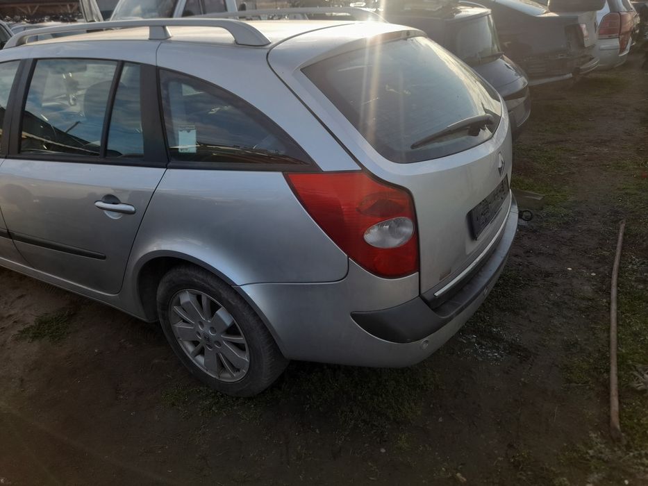 Dezmembrez Renault laguna 2 facelift 1.6 benzina