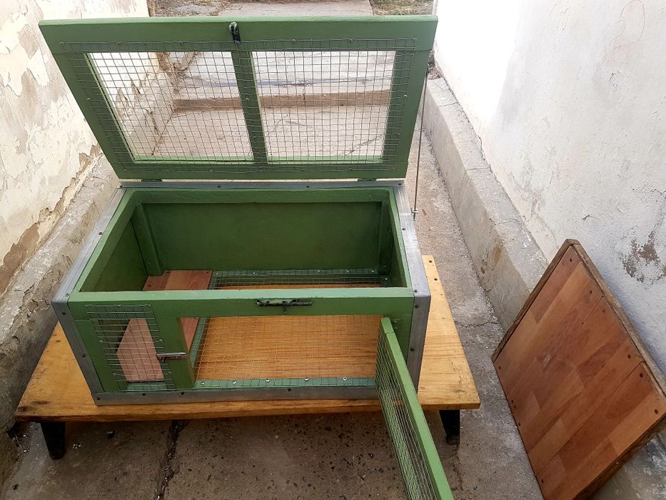 Продам клетки для кроликов !