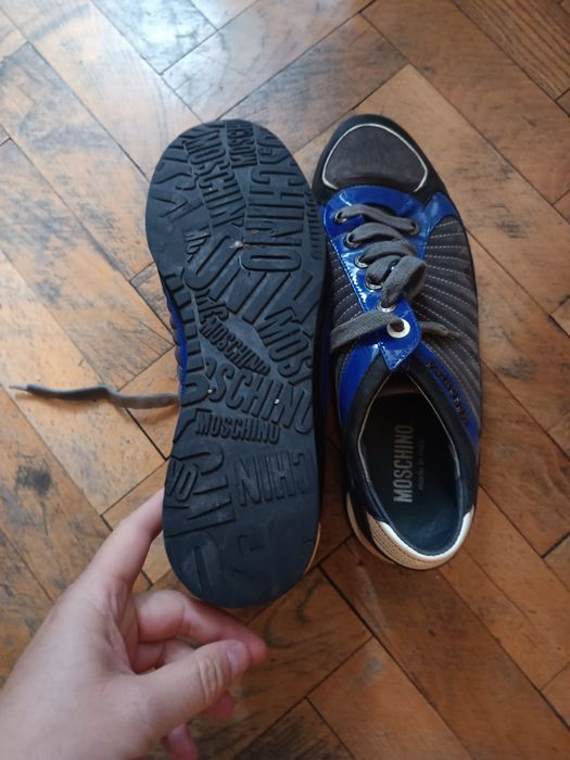 Продавам обувки MOSCHINO