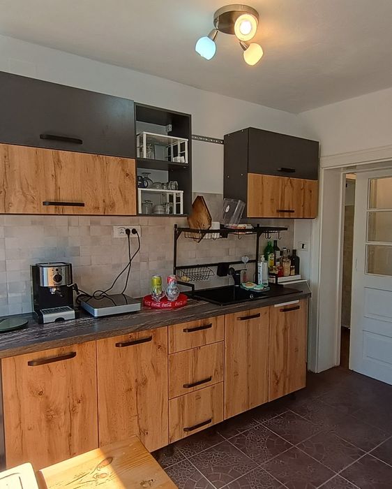 Casa total renovată pe 2500 m2