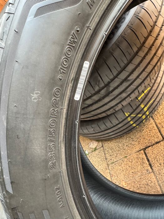 Set anvelope vara Bridgestone Alenza 001 235/50 R20