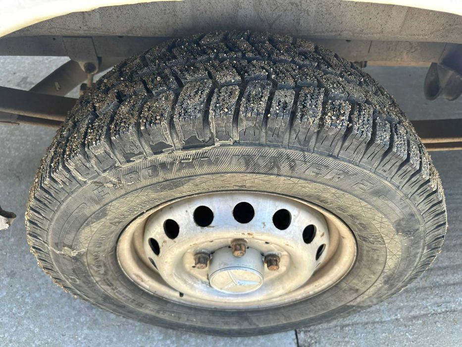 Mercedes sprinter 2,7 trei panouri