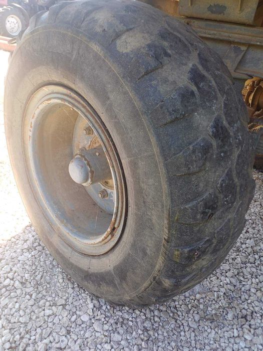 Гуми с джанта от ремарке Ифа