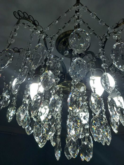 Люстра в отличном состоянии