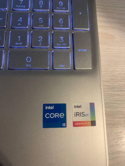 Noutbook sotiladi yangi ishlatilmagan