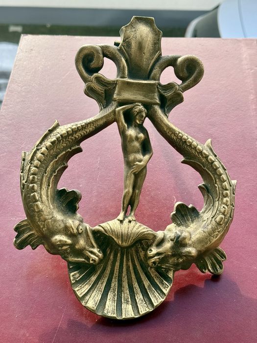 Batator de poarta vechi din bronz