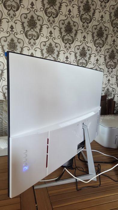 Монитор диагональ 32 (102см) 4К