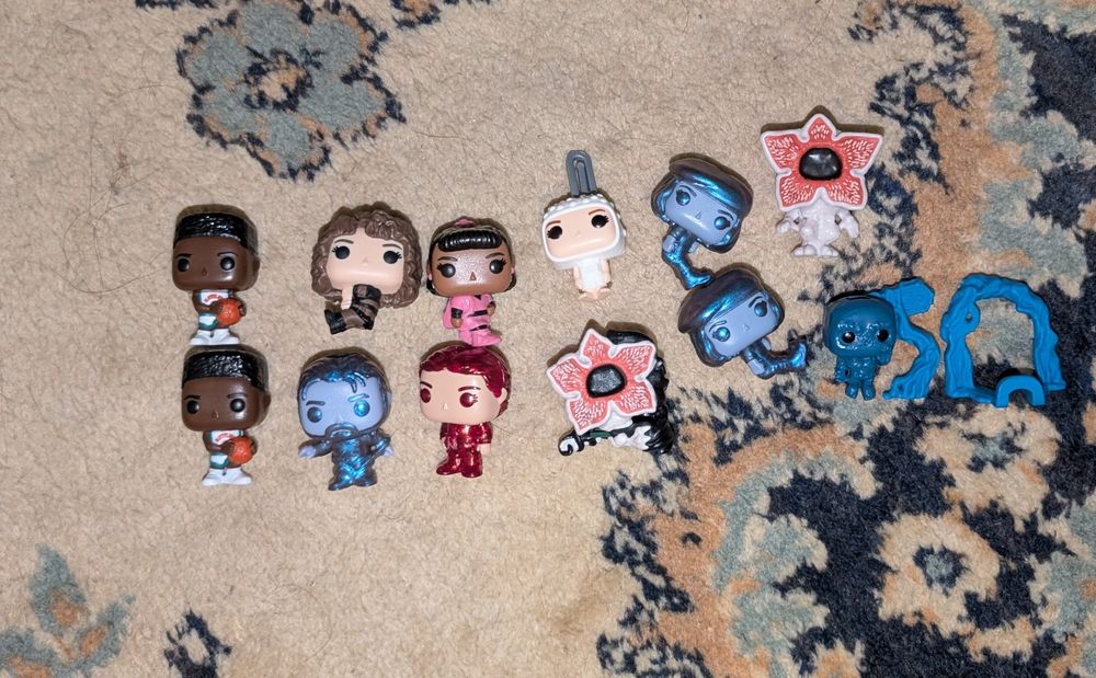 Фигурки осд киндер Kinder Joy