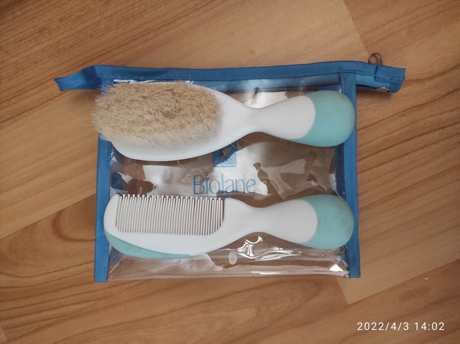 Продам детский стульчик и аксессуары для кормления.