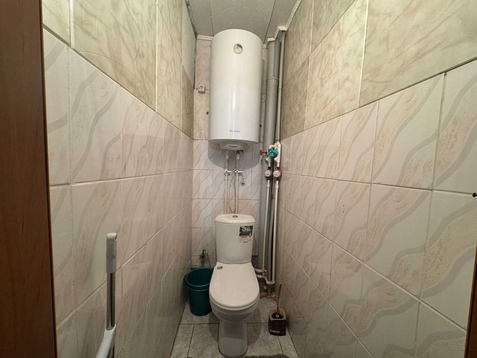 Продается  4-  комнатная квартира