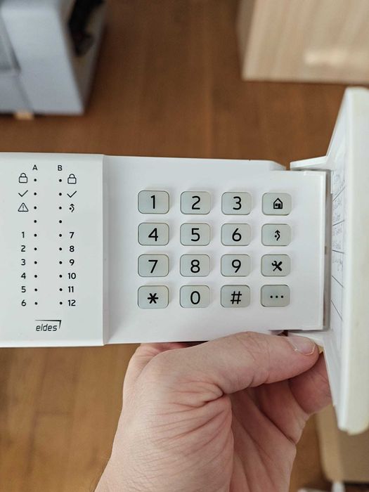 Sistem alarma Eldes security - wireless, cu cartela SIM, pe baterii