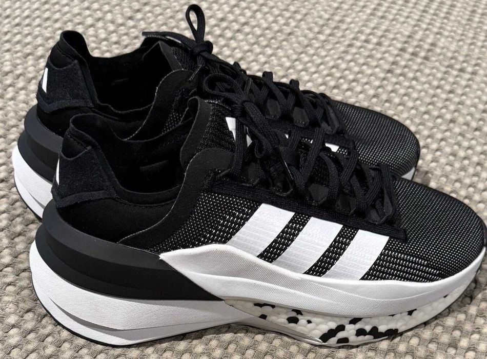 ПРОМОЦИЯТА важи до 25.05.2026 г. - НОВИ маратонки adidas Avryn X
