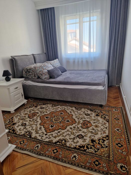 Proprietar, închiriez apartament cu 4 camere în Complexul Studențesc.