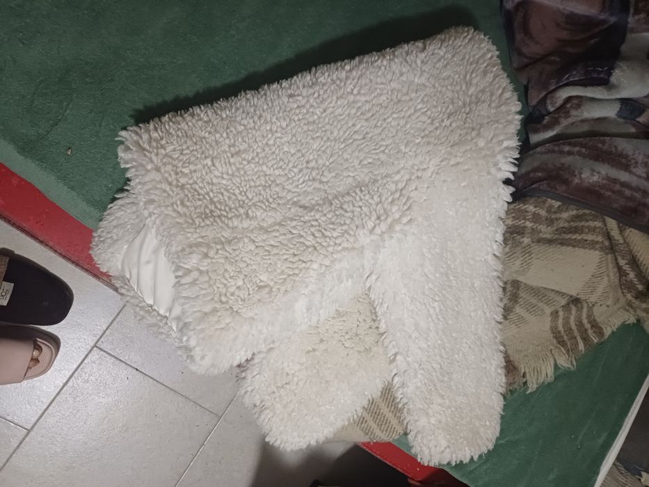 Кафяво палтенце и бяло на Зара