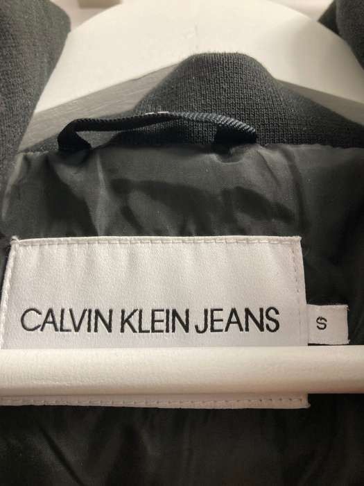 Яке Calvin Klein