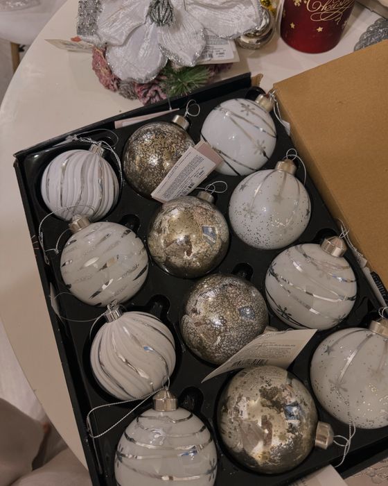 Стеклянные игрушки на елку