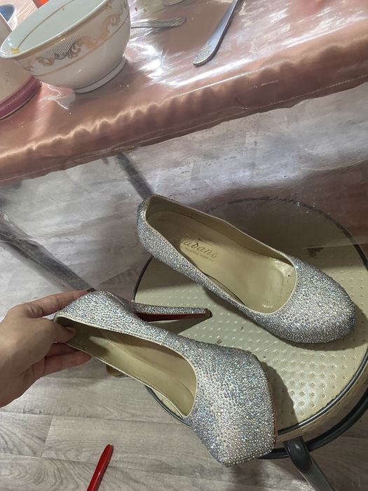 продам блестящие туфельки