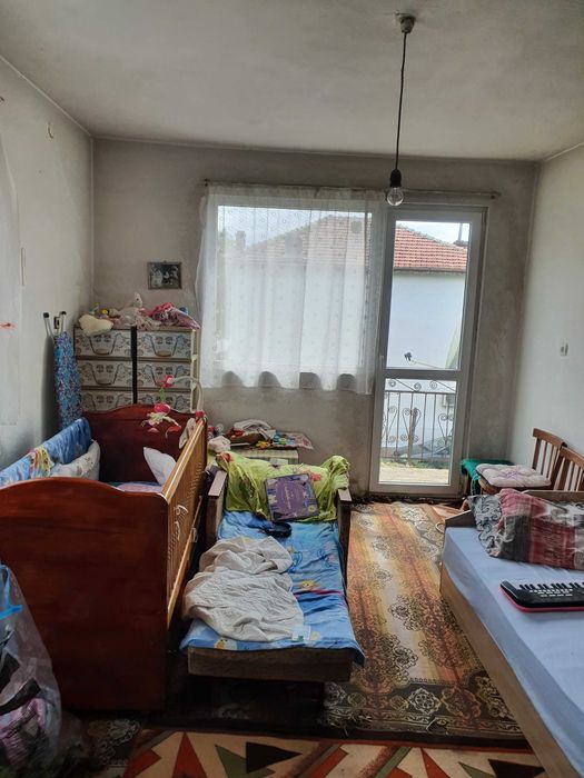 Къща на два етажа с. Петрово община Сандански