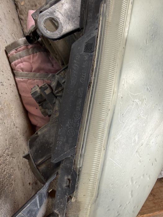 Фары Т25 Авенсис