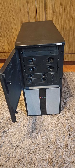 Домашен компютър - отлично състояние