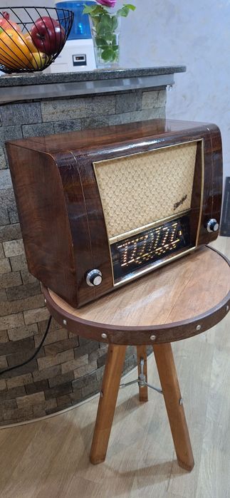 Ретро радио с дистанционно