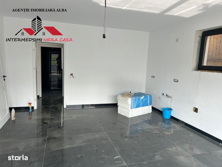 Casa noua 4 camere, 2 bai de vanzare Alba - Cetate in spate la Piata