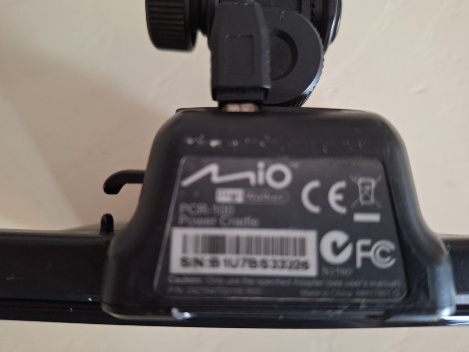 Vând GPS Mio cu suport auto.