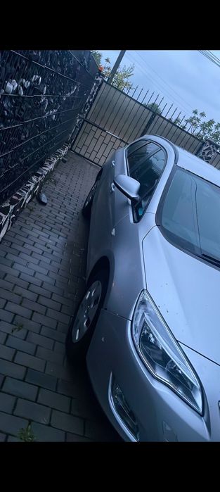 Piese turbina cutie injectoare volanta bara capota ușa Opel Astra j