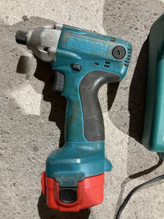 Малък импакт Makita 12 V