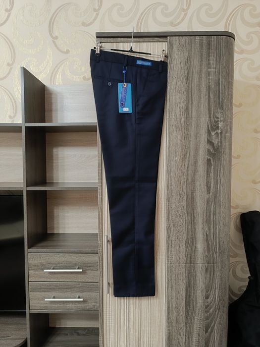 Новые школьные брюки на мальчика