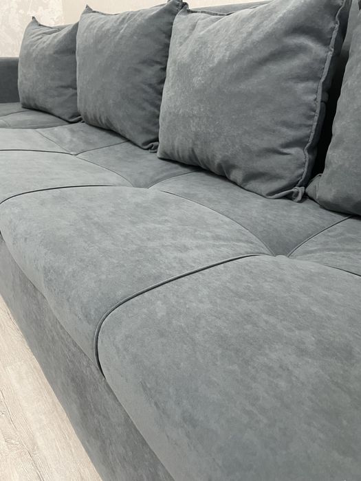 Продам диван (ковер в подарок 2*3)